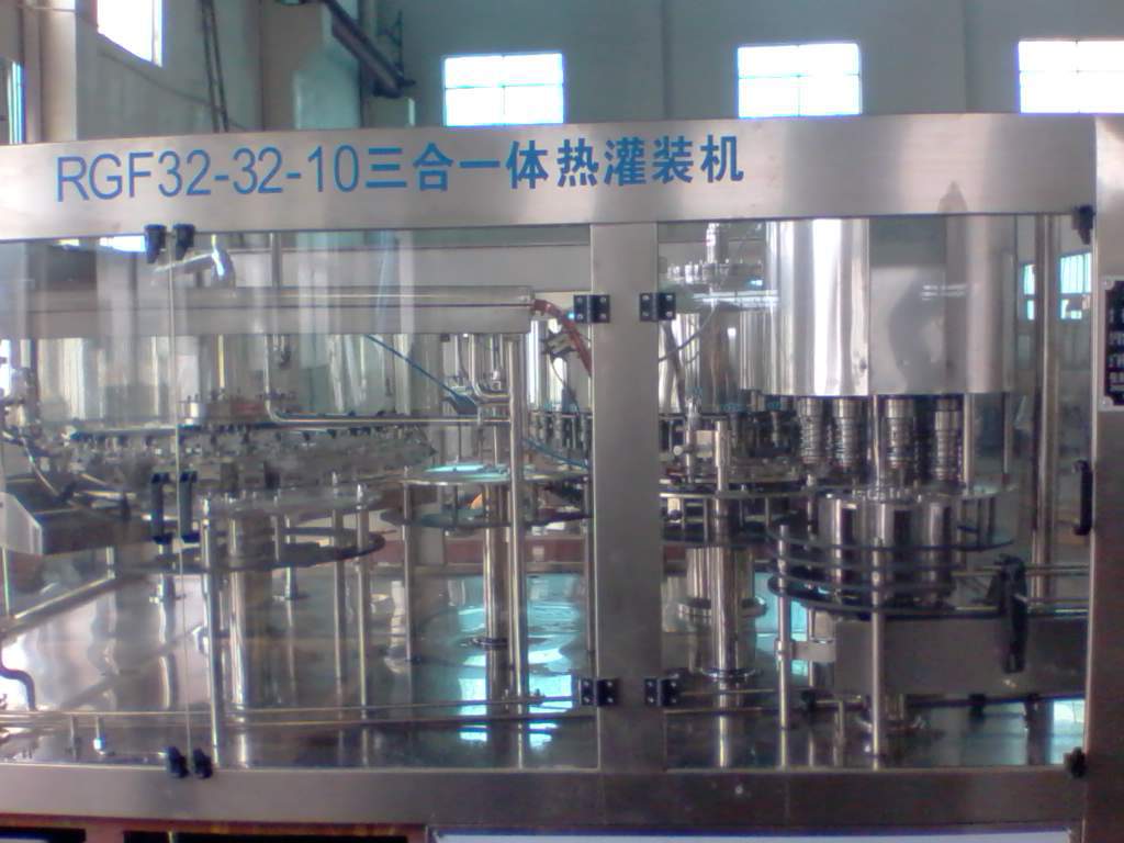 热销 全套矿泉水生产流水线 小型饮料灌装设备 苏打水机