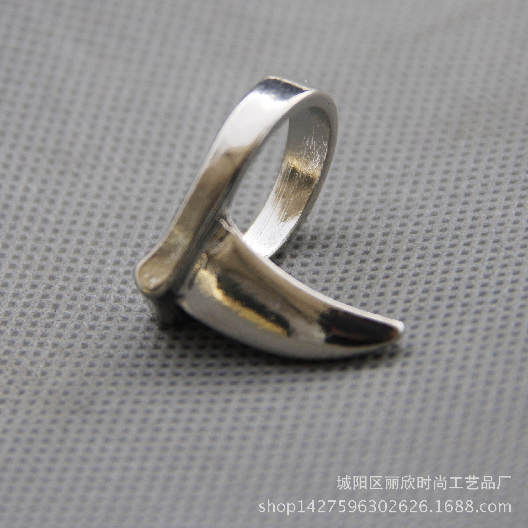 青岛欧美外贸饰品厂家批发可混批合金个性尖头镀金镀银个性戒指