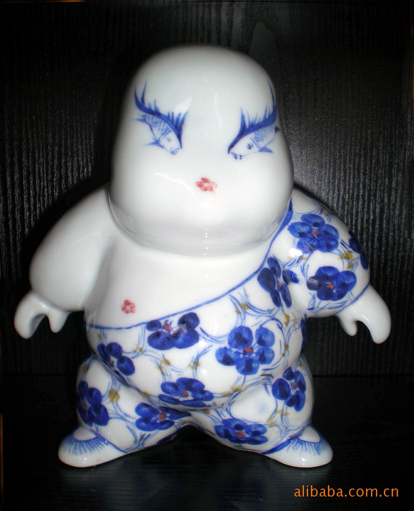 的胖娃娃与现代工业设计手法完美融合,创造出了壮壮人偶系列精品陶瓷