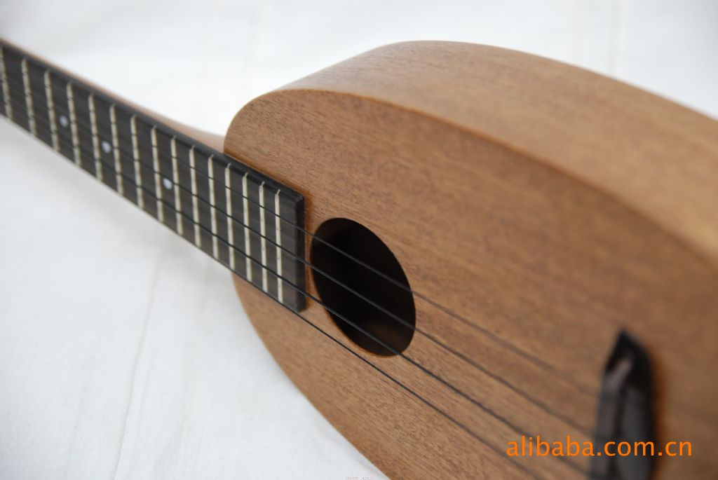 尤格利利 乌格丽丽 进口檀香沙比利 夏威夷小四弦琴(ukulele)
