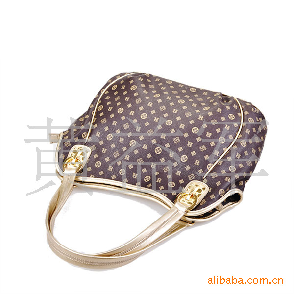 双肩包包 女士休闲包10583 品牌:rosa 材质:真皮 款式:单肩包 颜色