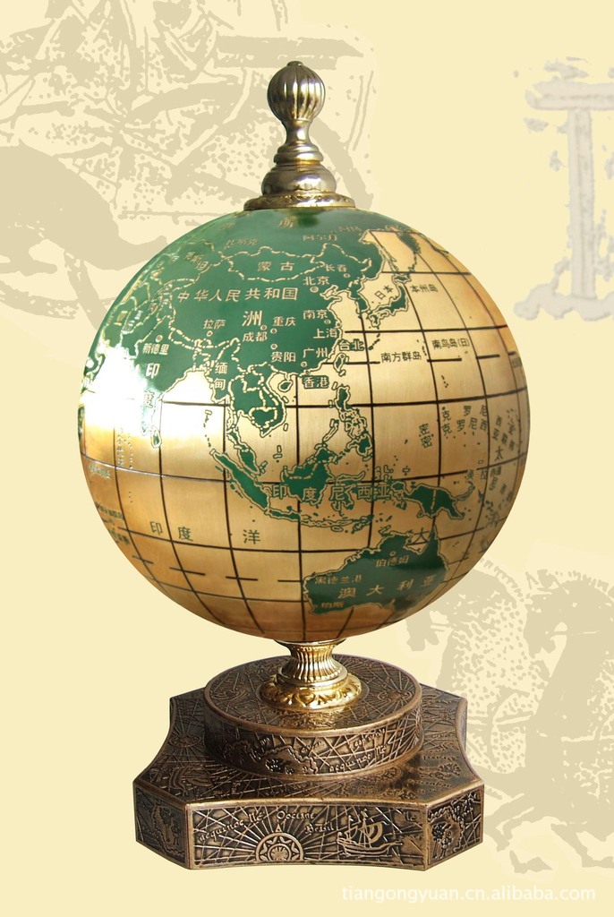 纯铜台式地球仪 直径28cm ● 材料:优质 纯铜板 ● 与中国地图出版社