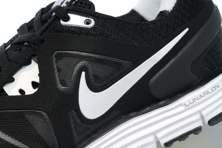 网店代理运动鞋 耐克 登月3代跑步鞋 男鞋 网面 透气 跑鞋