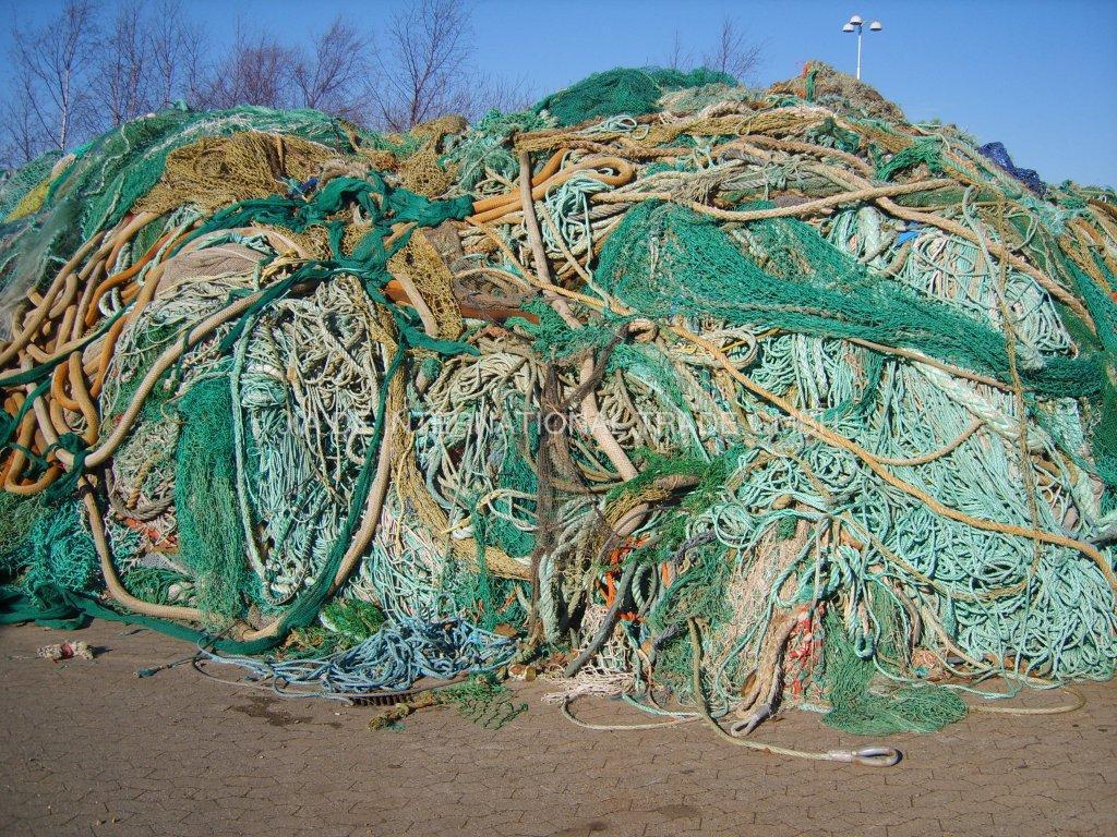 大量批发废旧渔网,废旧pa,pe塑料