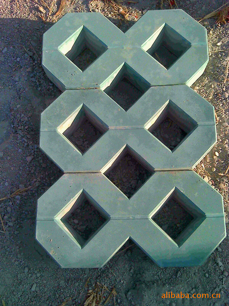 青岛厂家大量供应绿化植草砖