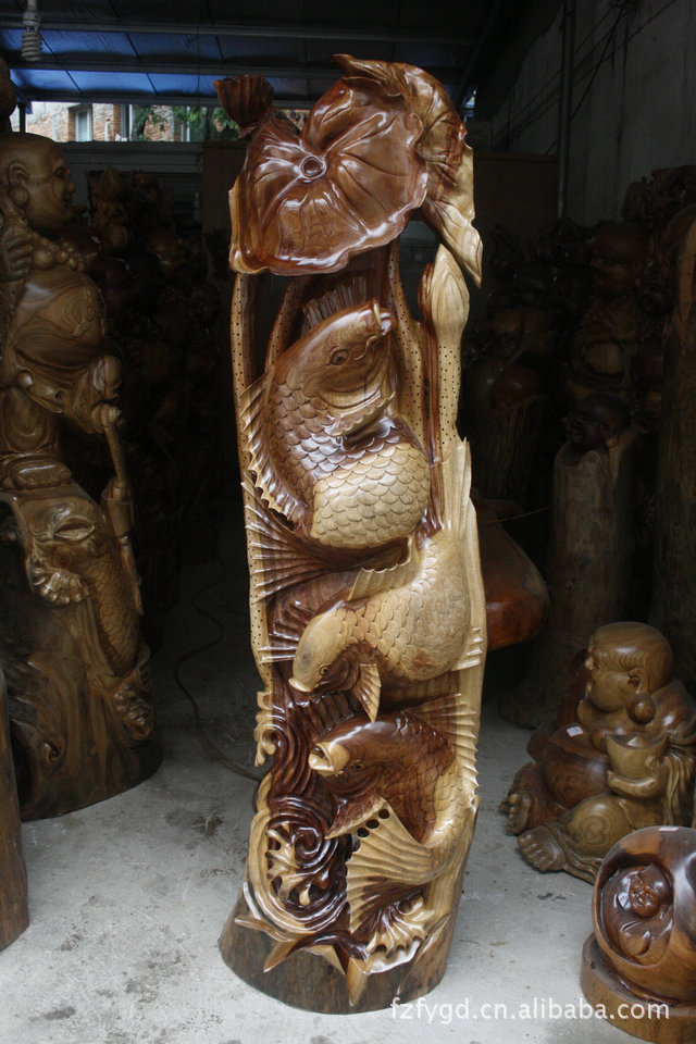 【佛缘木雕】酒店装饰工艺品香樟木雕刻祥瑞鲤鱼招财动物风水摆件厂家