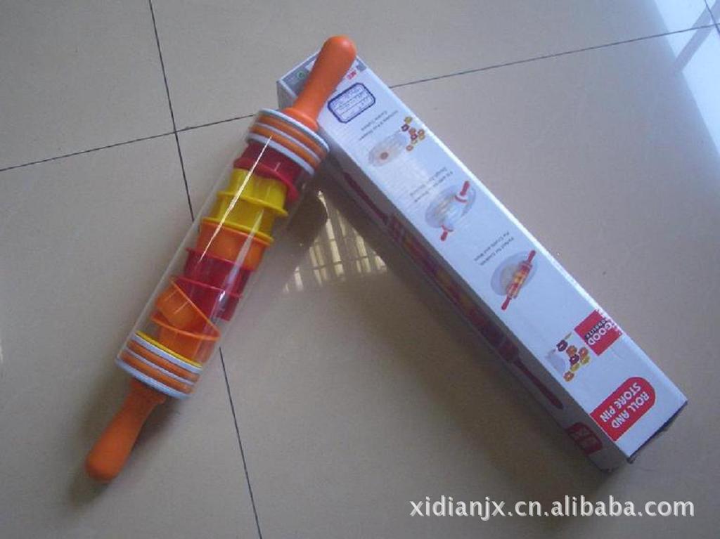 最新款蛋糕摸,即可制作饼干类点心,也可制作形状类糕点,非常实用 操作