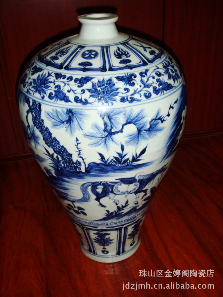 仿元青花萧何月下追韩信梅瓶