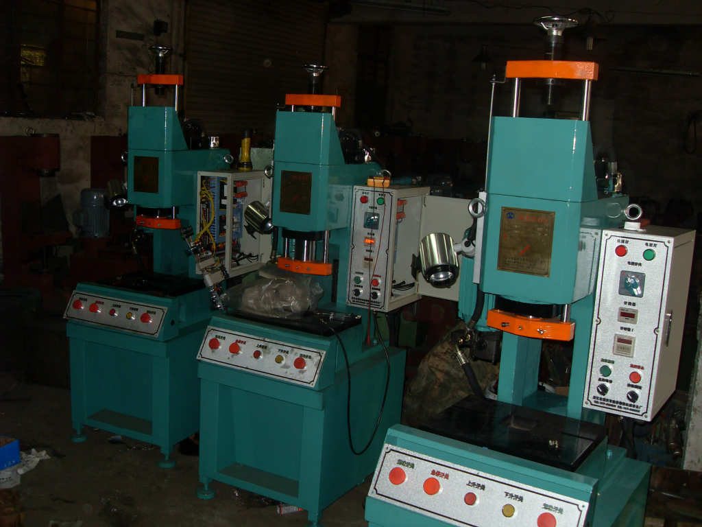 供应液压滚边机st-5吨——15吨