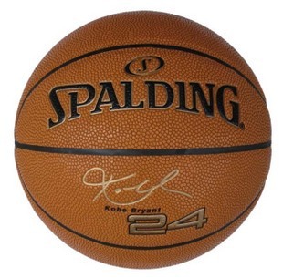 斯伯丁正品篮球科比签名牛皮lanqiu室外真皮74-718 送6包邮
