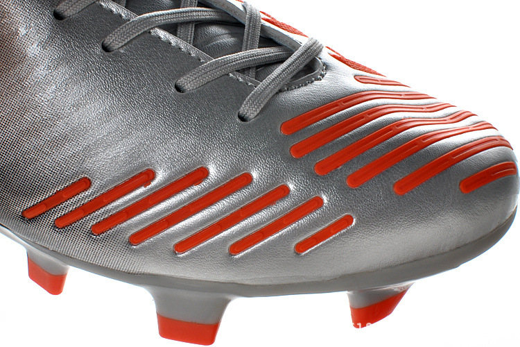 直销批发 adidas 猎鹰十二代新配色t底运动鞋