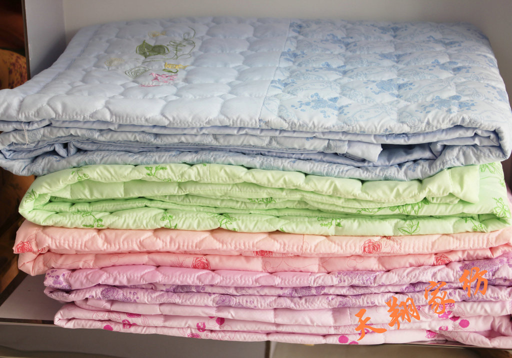 珠光纤绣花夏凉被