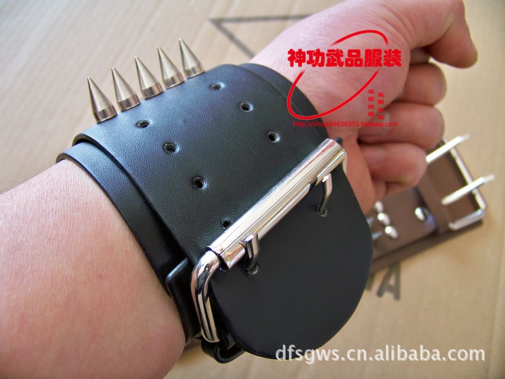 精品*武术护腕 泡钉护腕 表演护腕 铲扣式护腕【单只】