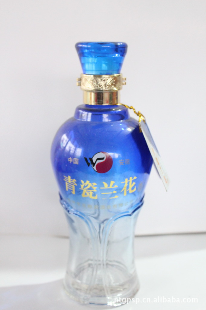 厂家直销白酒,浓香型白酒,青瓷兰花酒