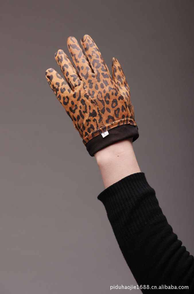 海宁皮革城热卖女士真皮手套,豹纹保暖模特真皮手套