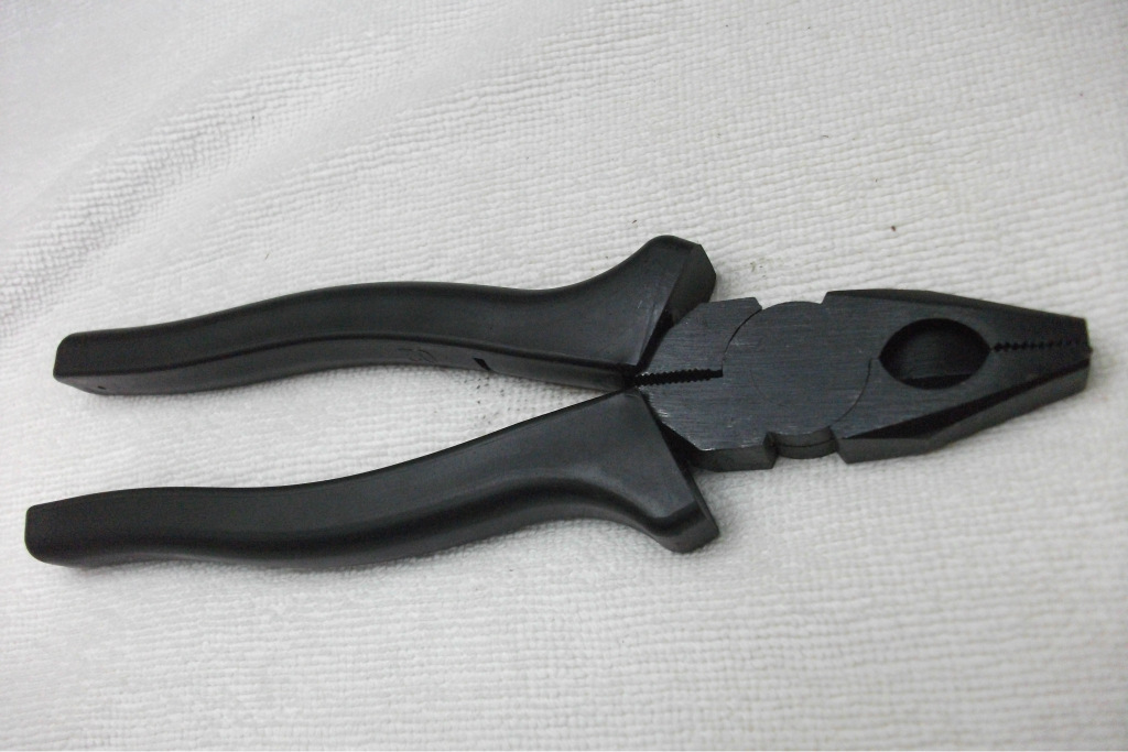 日本马牌keiba电工平嘴钳p-106/钢丝钳/7寸老虎钳/剪钳