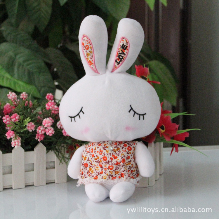 18cm新款可爱卡通花裙兔子公仔(三色随机混)