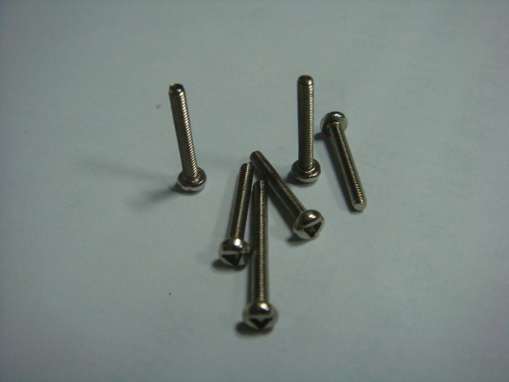 m2-14.2盘头三角头机牙螺丝(铬)