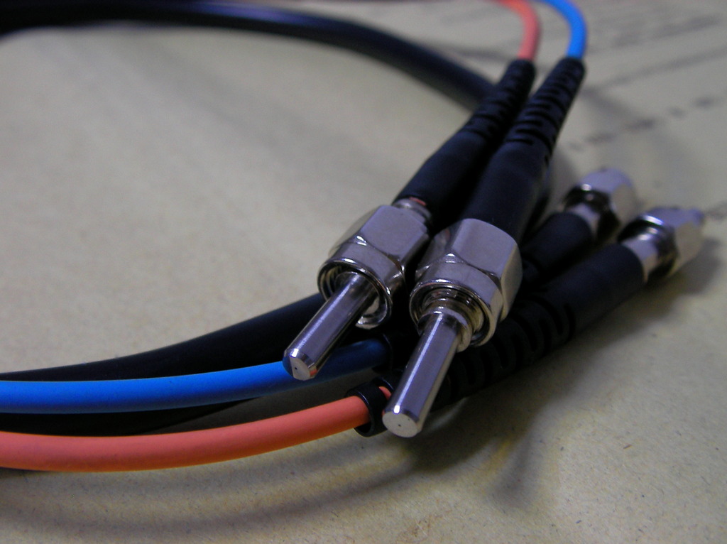 定制特种光纤跳线 (sma905接头,或fc,st接头)