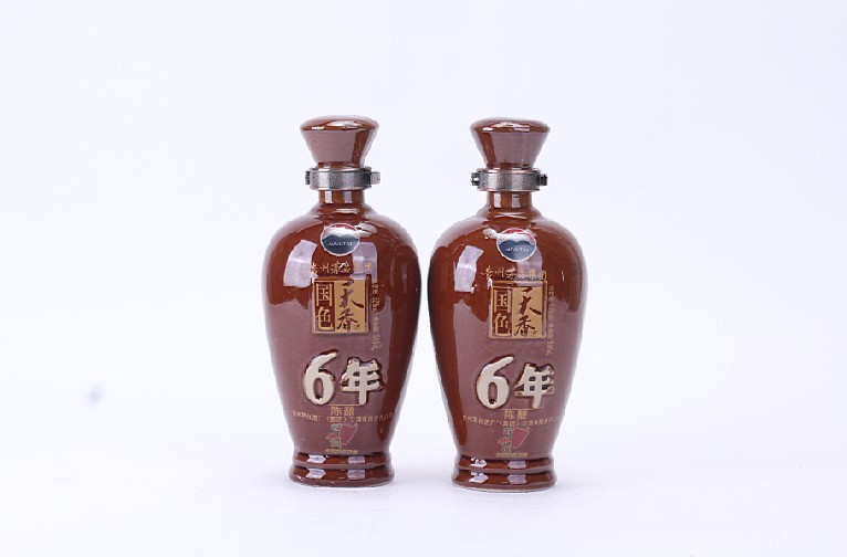 供应茅台集团52°茅台国色天香六年礼盒 低价白酒 茅台系列酒代理