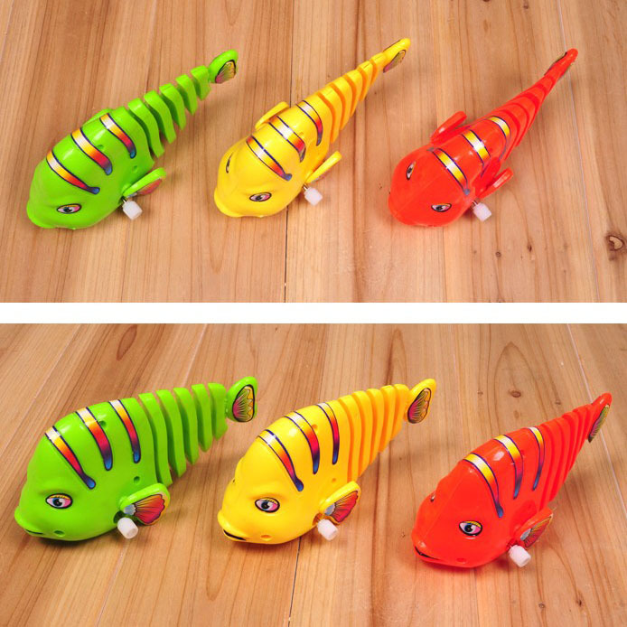 上链玩具新品 大号转圈摇摆尾巴发条鱼 可爱上链鱼 儿童发条玩具