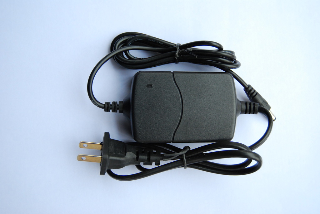 12v2a开关电源适配器 用电器 按摩器电源