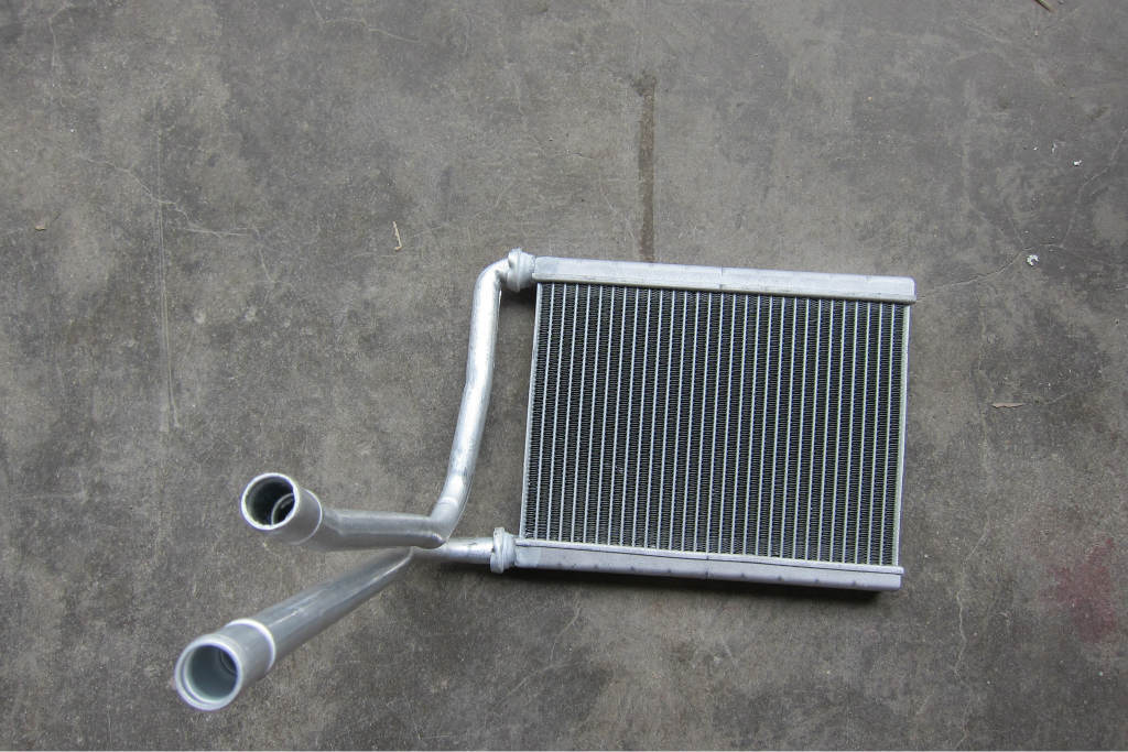 汽车水箱油冷器(适用于奥迪a4/a6/a6l)