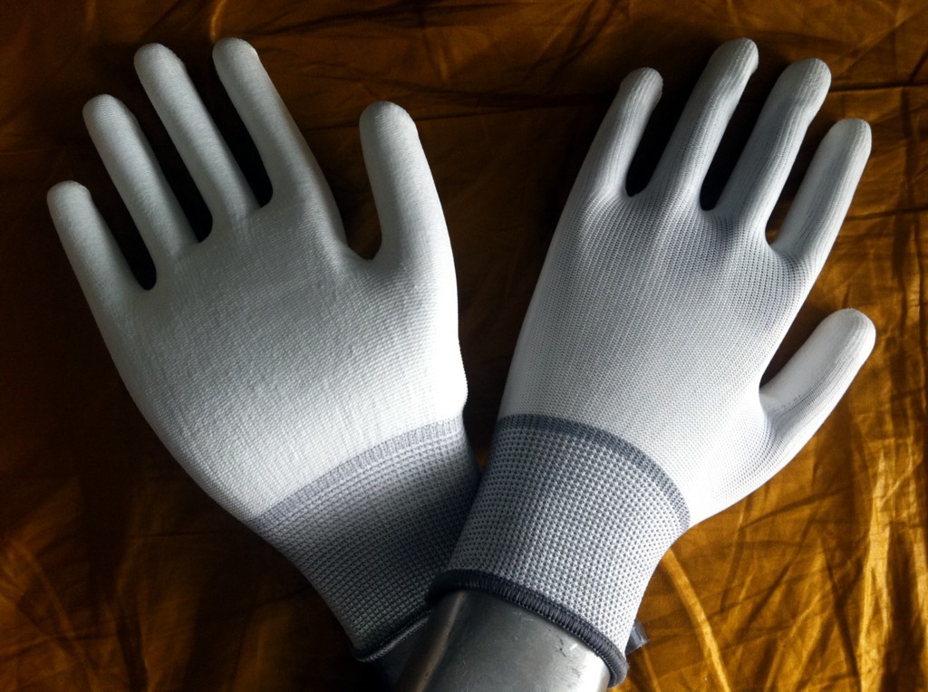 13针涤纶 白pu 灰pu 黑pu 劳保手套