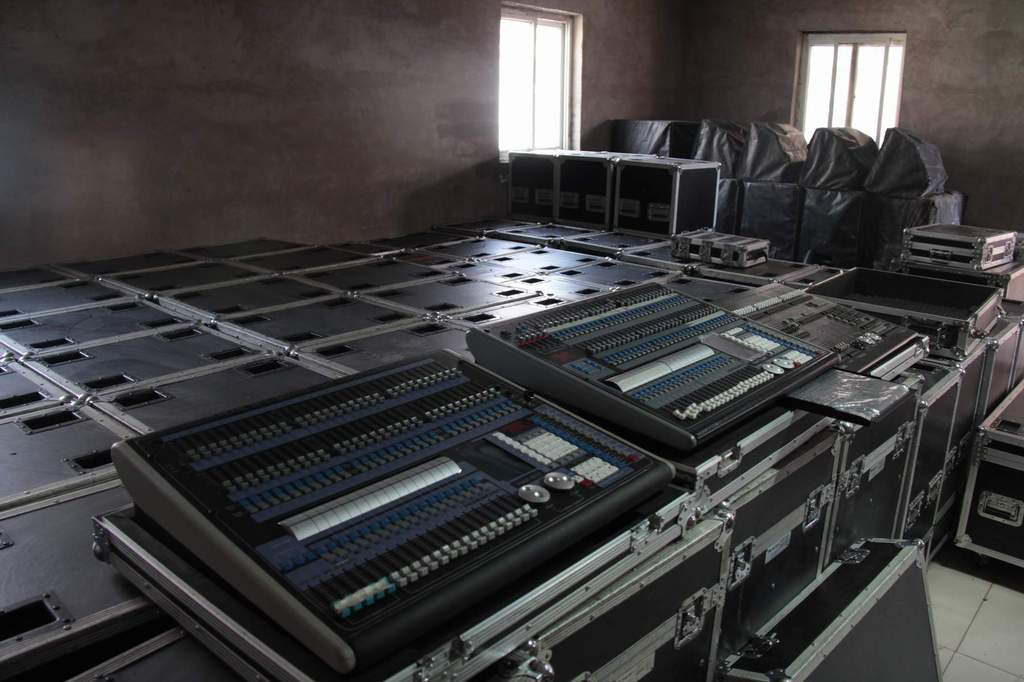 石景山房山门头沟灯光音响租赁电脑灯光束灯追光灯租赁