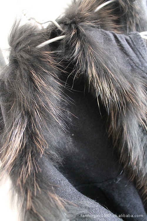 高性价比 100%羊毛针黹针织斗篷披肩 貉子毛真毛领 2色