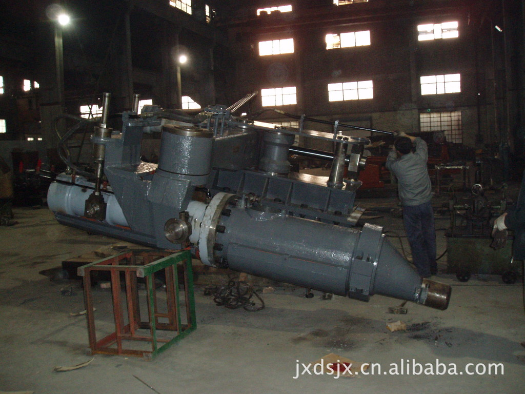 产品中心 其他炼铁设备 > 高炉及镍铁炉用泥炮