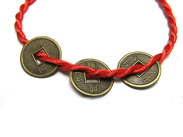 厂家直销不单卖 3个铜钱红绳民族手链批发 本命年平安红绳手绳