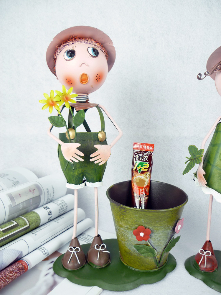 饰品,工艺品,礼品 其他工艺品 金属工艺品 批发供应铁皮娃娃 时尚家居