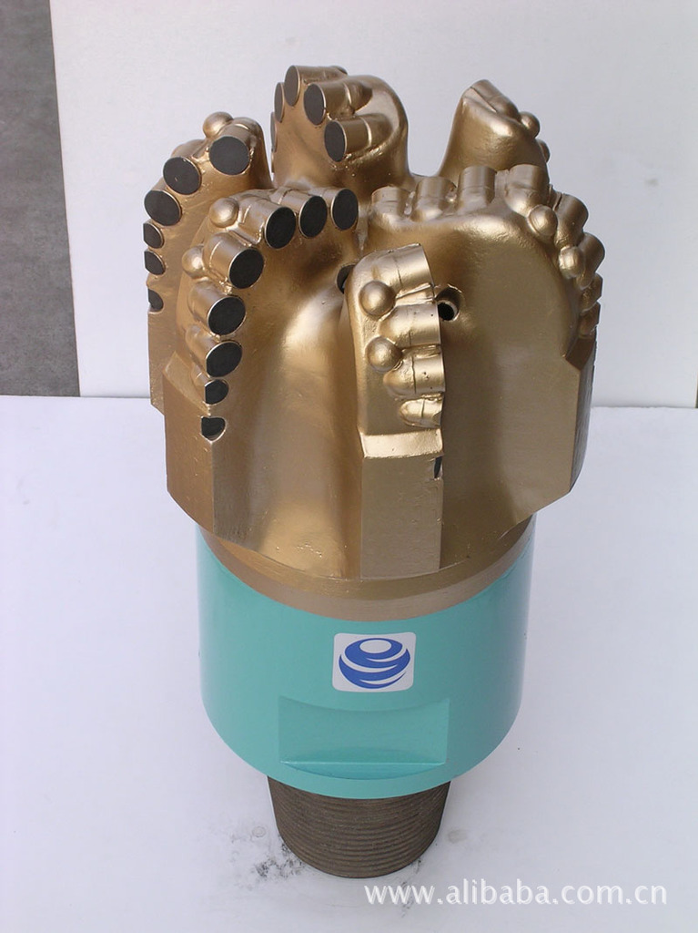 厂家供应各种型号钻采打井用pdc钻头