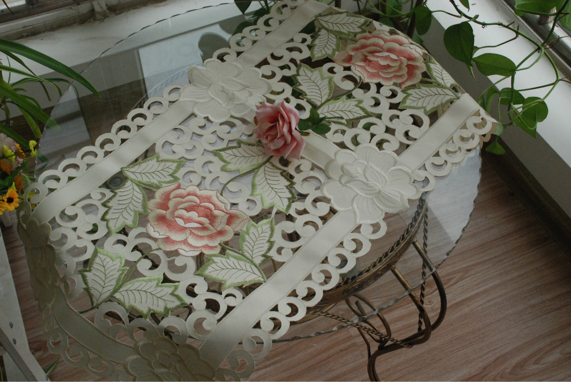 供应家居布艺电脑绣花 新款薰衣草绣花台布 桌布图片_11