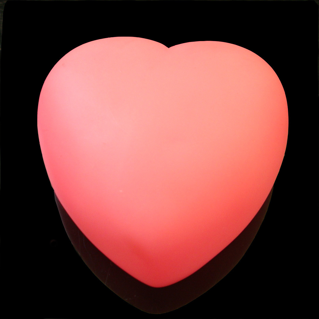 发光玩具桃心 pvc搪胶爱心 情人节挂件桃心 闪光变色小夜灯爱心