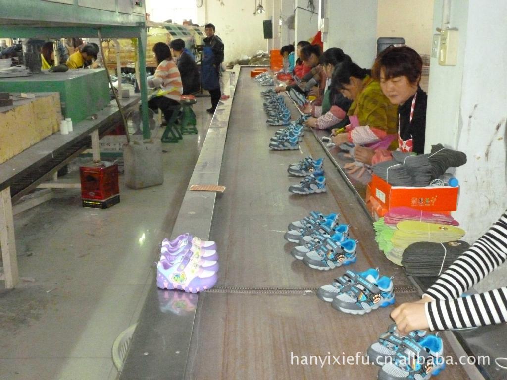 一个默默无闻的鞋业公司就这样诞生了