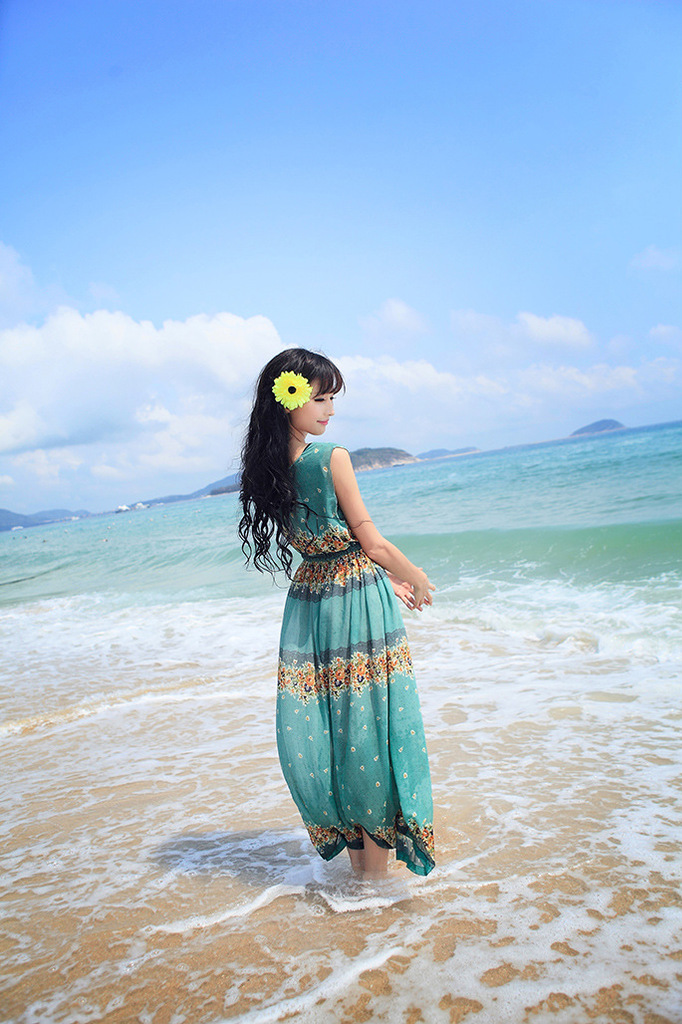 服装鞋帽箱包,钟表眼镜 女装 连衣裙 海南度假沙滩实拍 碎花雪纺无袖