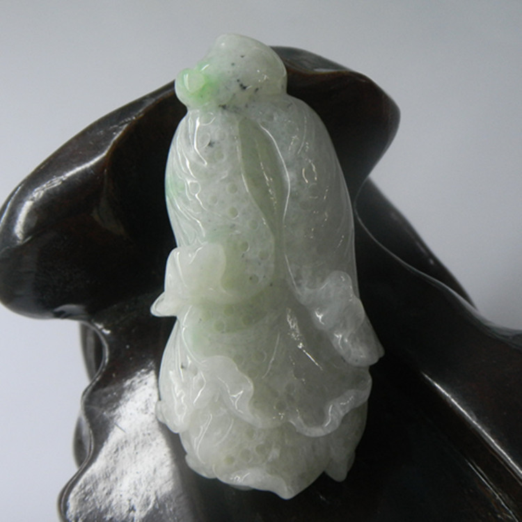 批发采购玉器工艺品-梦之星珠宝 正品a货瑞丽翡翠白菜挂件 有黑点
