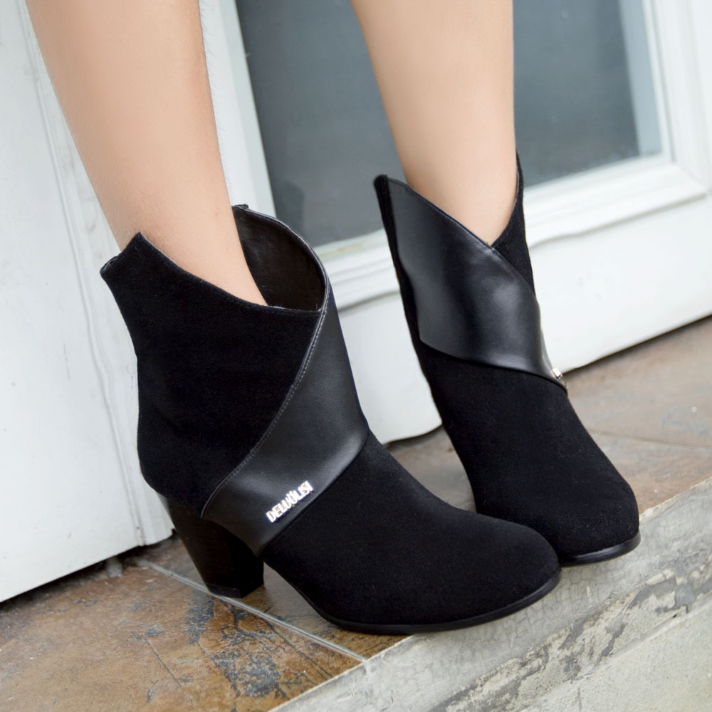 秋冬新款女士真皮短靴磨砂皮拼接粗跟女靴子时尚马丁靴子厂家批发