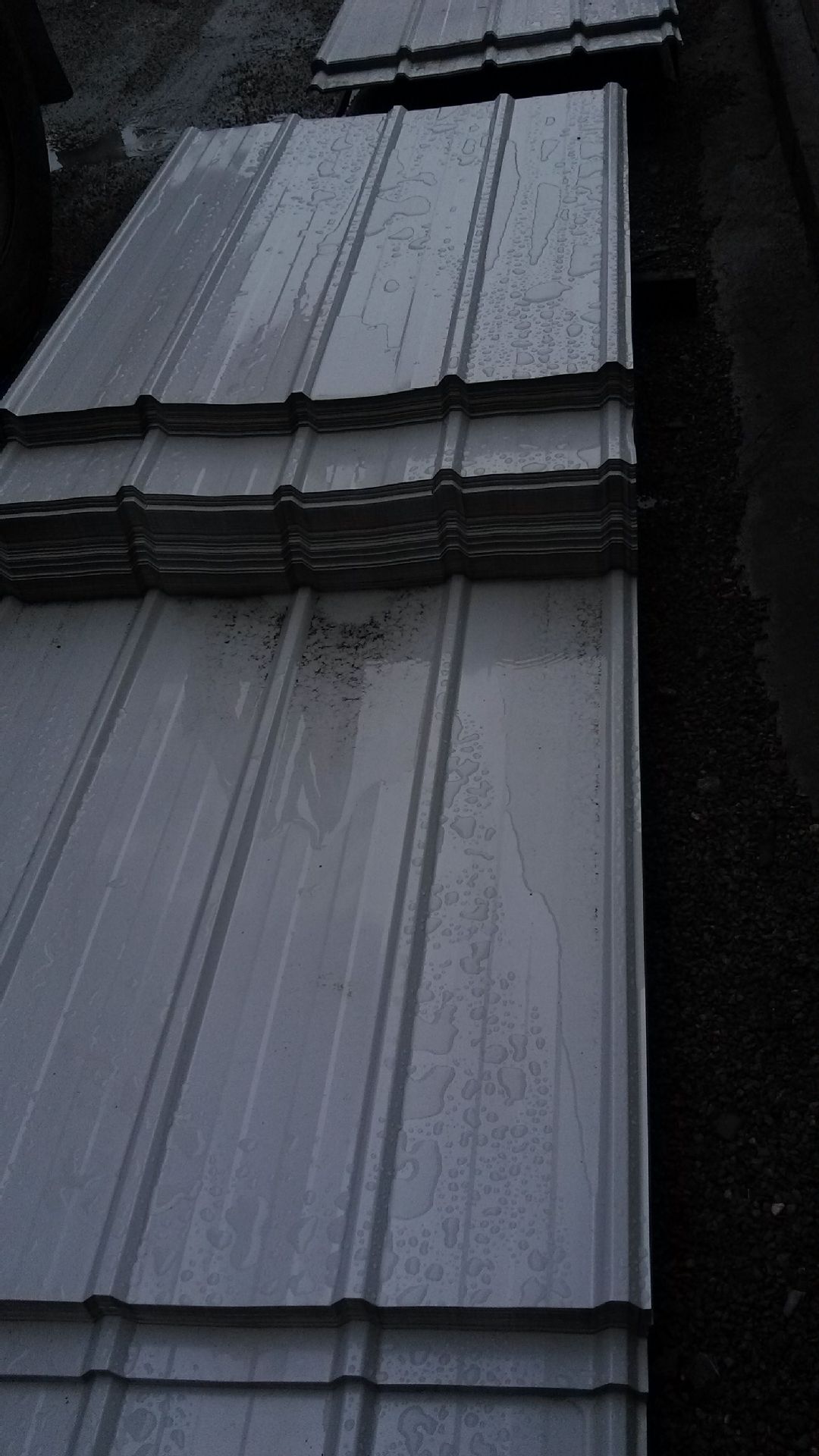 厂家销售彩石金属瓦 木纹型 彩钢瓦