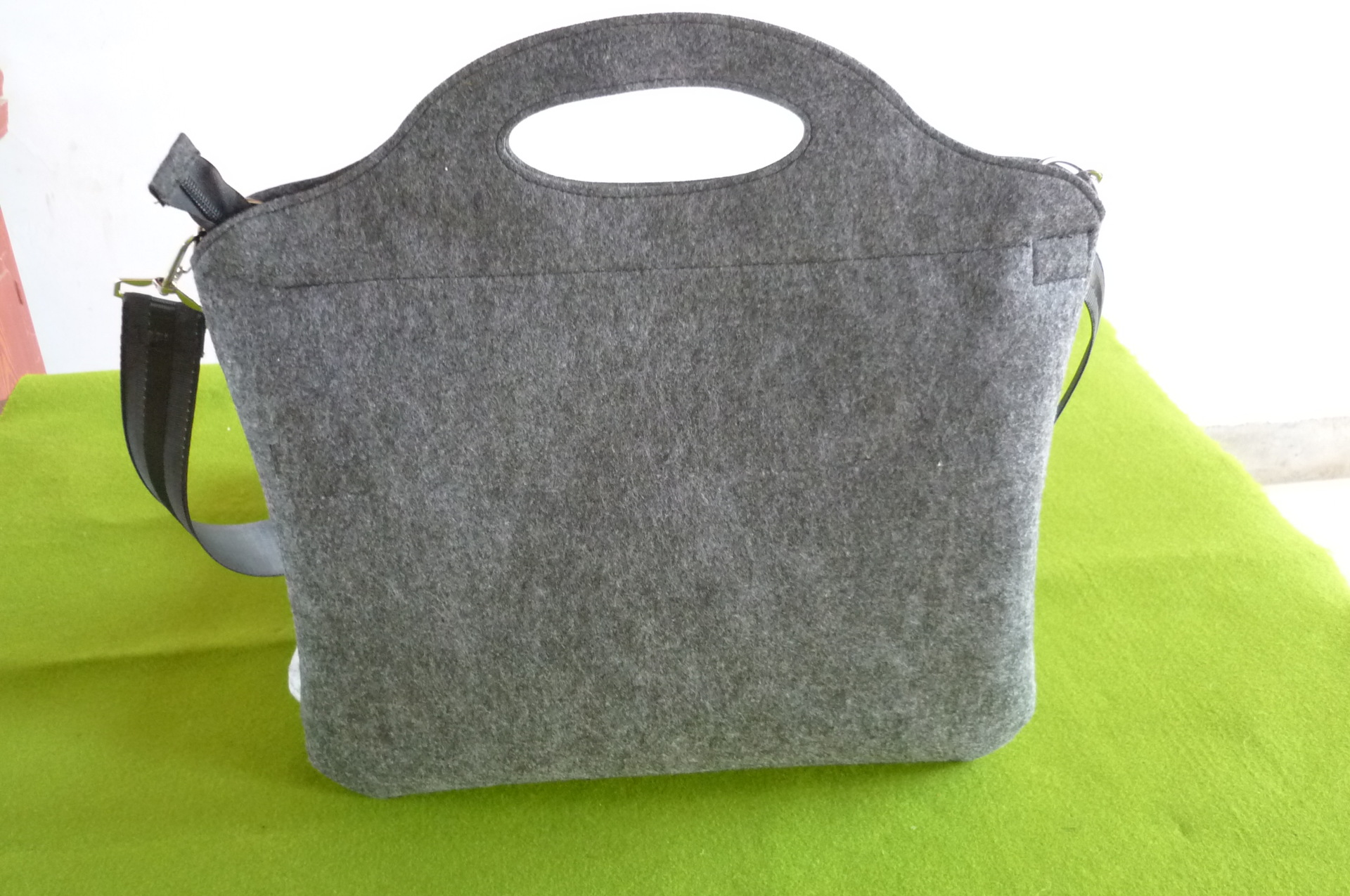 【厂家直销】羊毛毡包 ipad毛毡包 毛毡包电脑包 时尚毛毡包