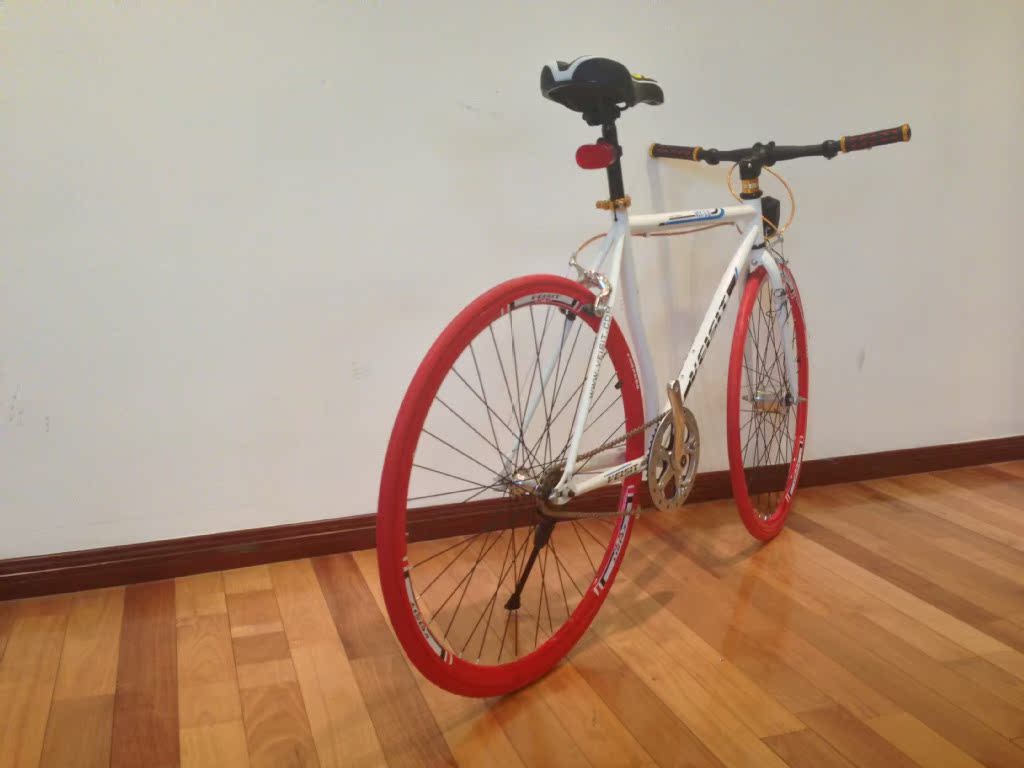 倒刹自行车/死飞自行车/带发电花鼓/活飞