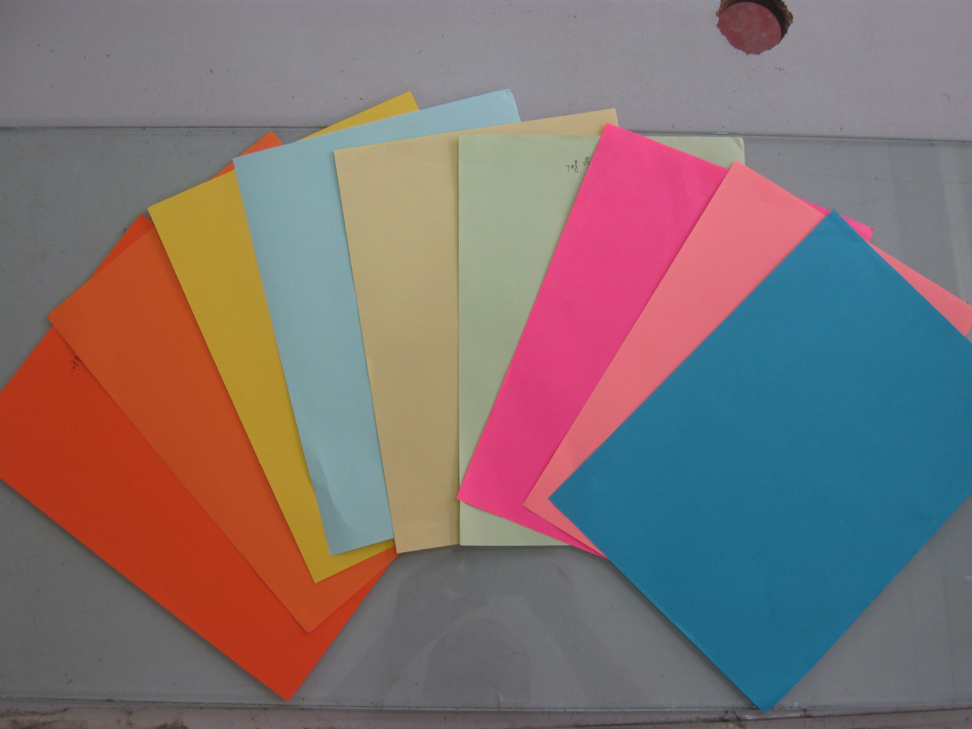 厂价供应70克彩色双胶纸卷筒,平张