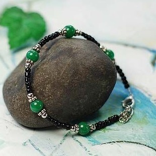 正品特价促销 时尚简约精美可爱天然珊瑚石小米珠手链(绿)