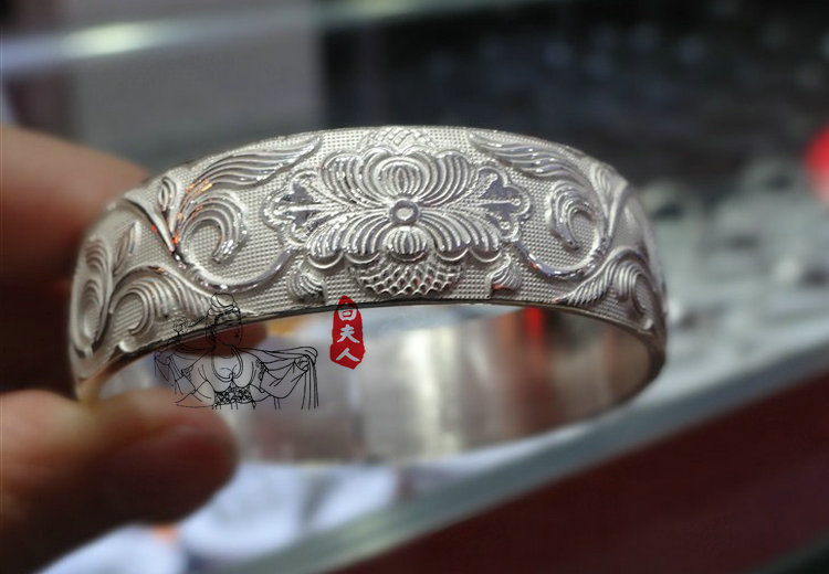 大鹤庆新华石寨子 首饰 手镯 99纯银 足银 茶具 火锅 手镯批发
