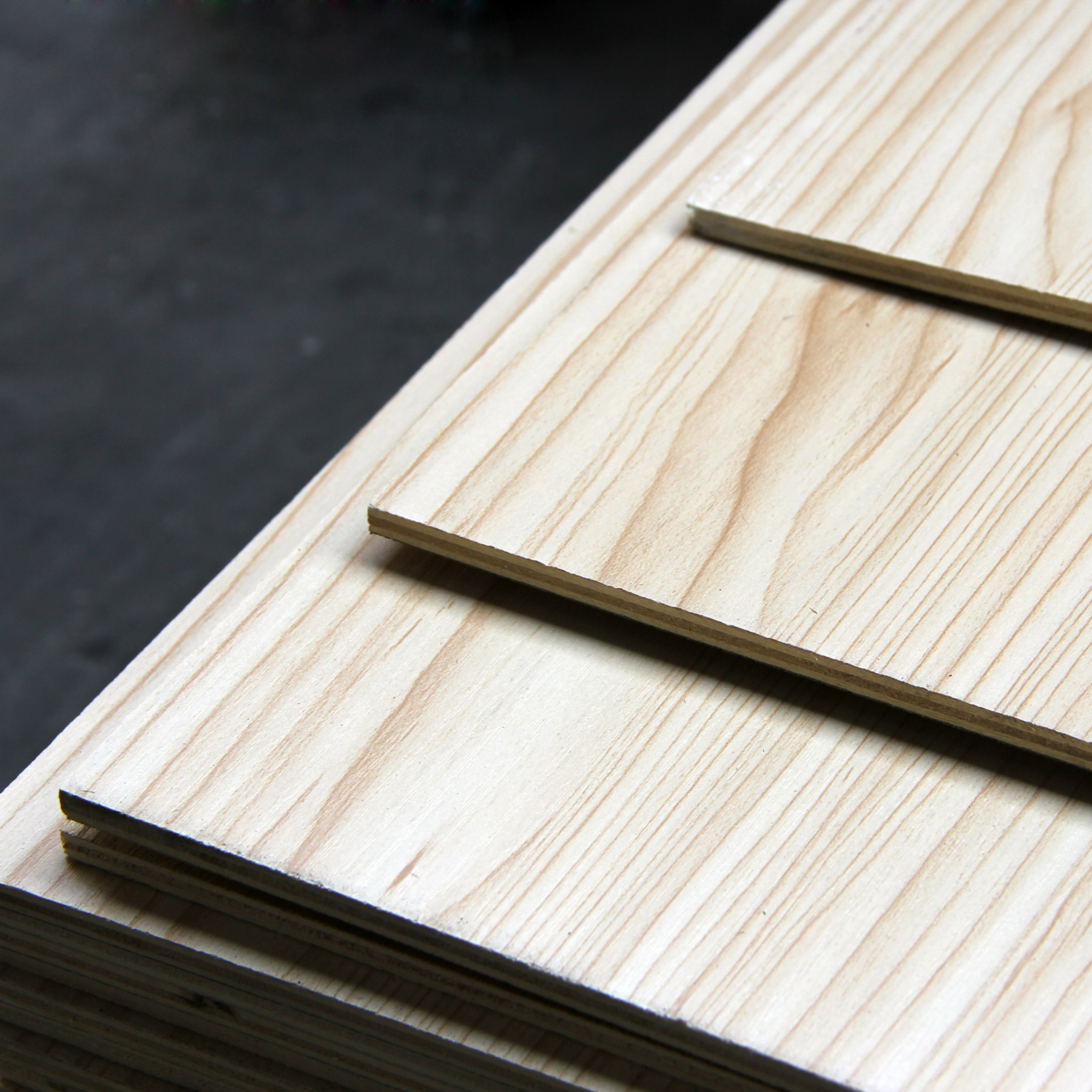 1220*2440*7白枫七厘生态后背板批发