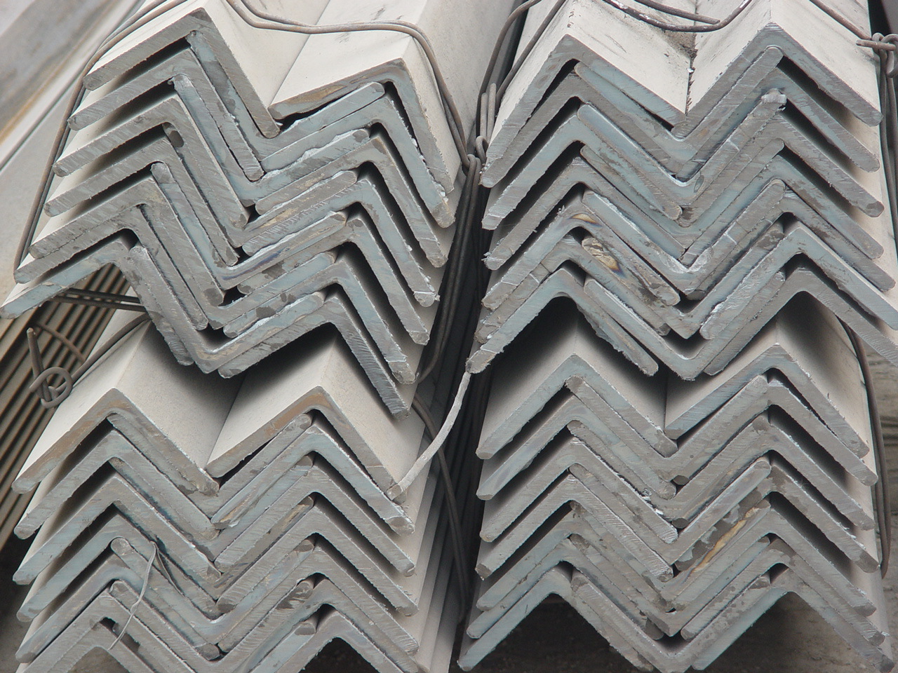 供应等边角钢不等边角钢镀锌不等边角钢