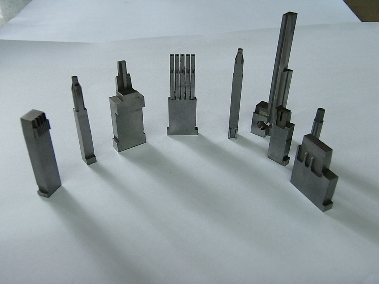 精密塑胶模具镶件加工