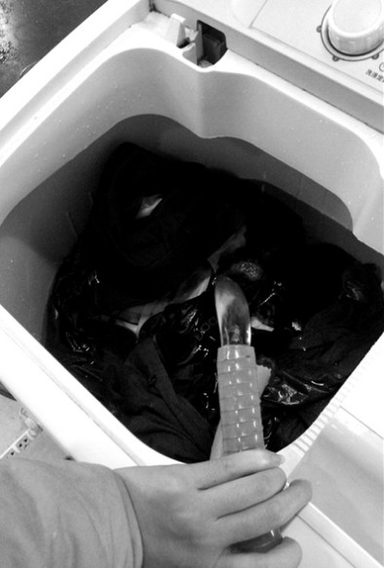 服装面料有些褪色但不是很严重,算不算质量问题?